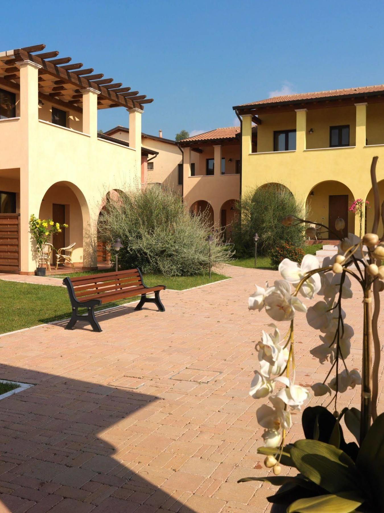 Le Corti Del Sole Residence Вентурина Экстерьер фото